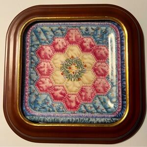 Quilt Plate with Frame “Grandmothers Flower Garden Mary Ann Lasher